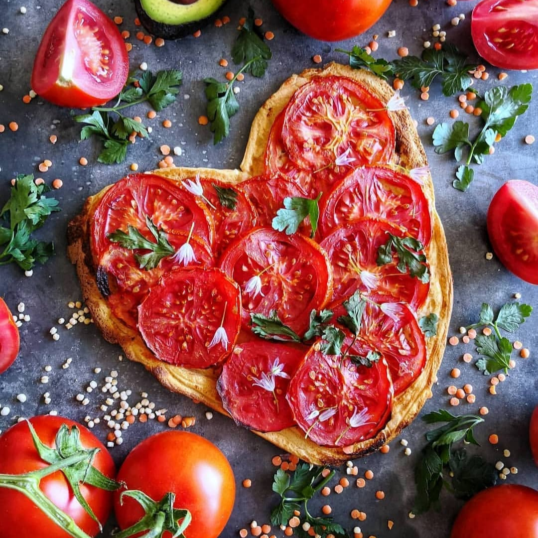 Tomato Heart Lentil Pizza